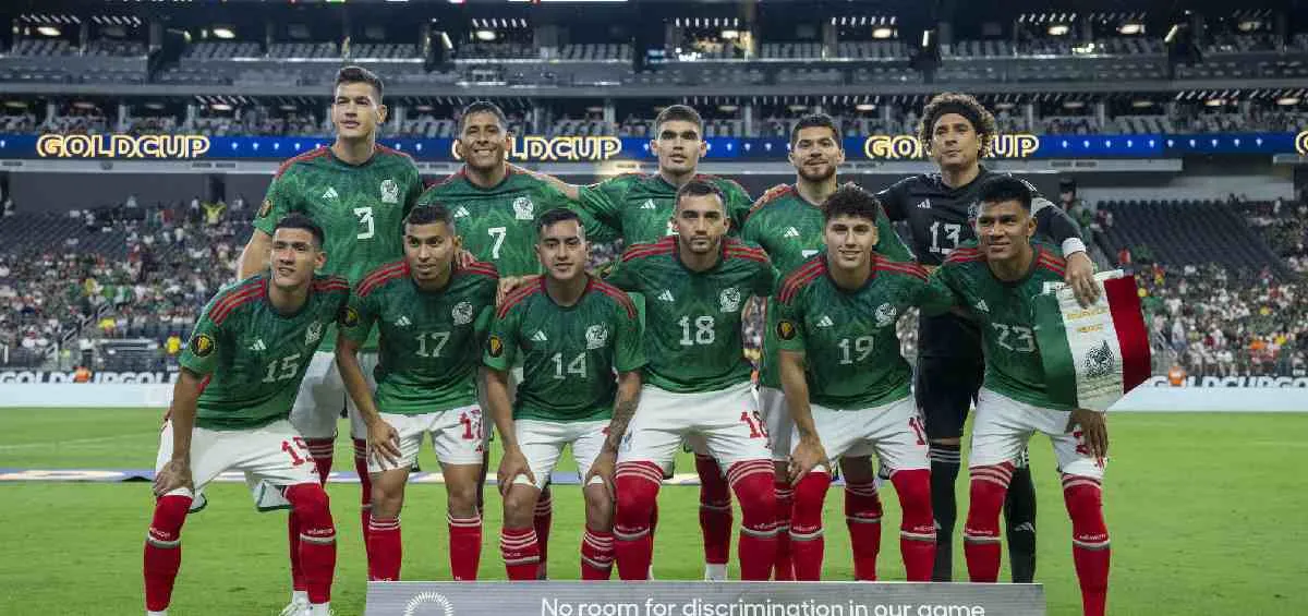 X:@CJasib Selección Mexicana una vitrina para Montes