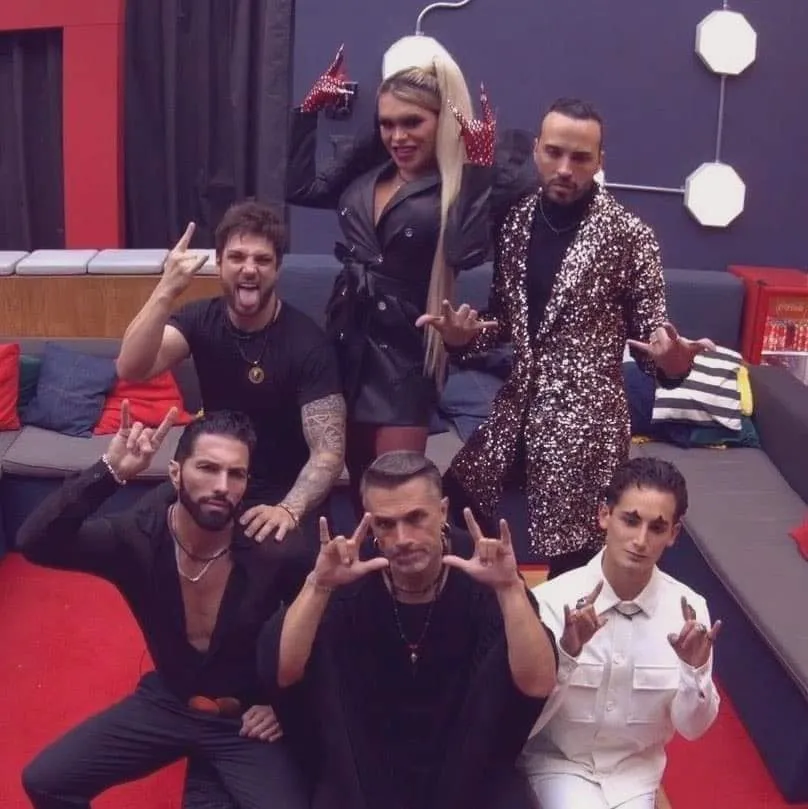 FB: @lacasafamososmx El Team Infierno supo conquistar al público con sus ocurrencias.