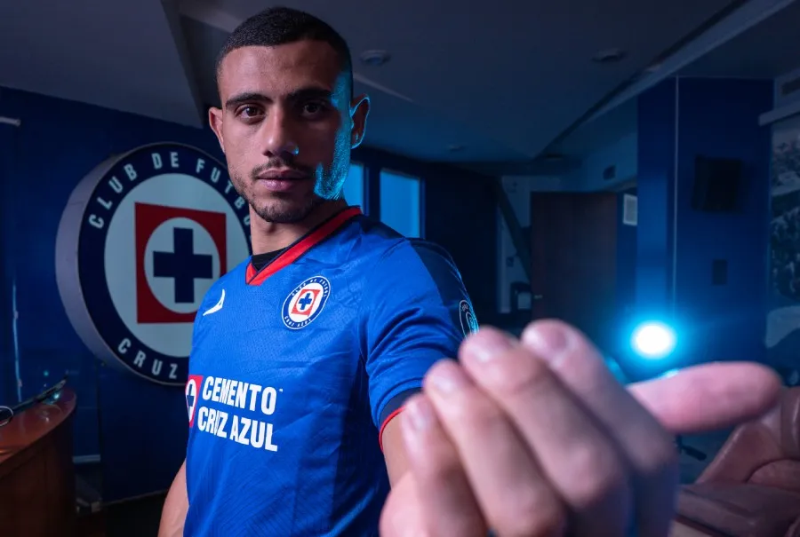 Giorgos Giakoumakis, nuevo delantero celeste