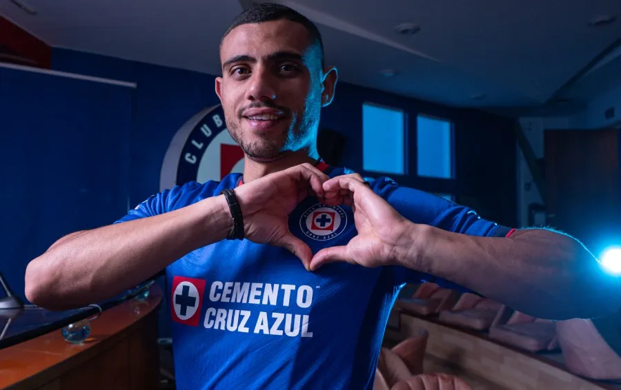 Giakoumakis, nuevo delantero de La Máquina