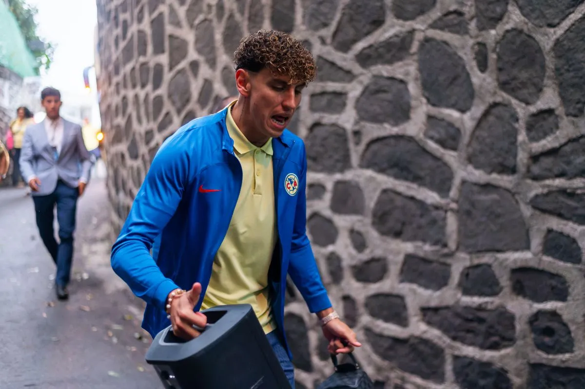 Igor llegando al Azteca