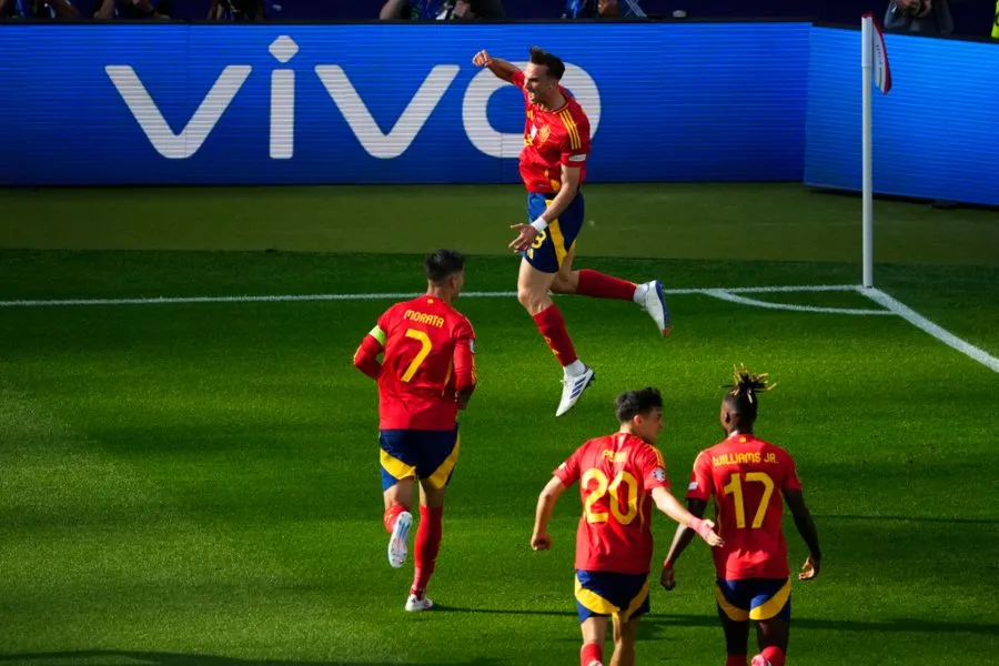 España busca ser líder del grupo