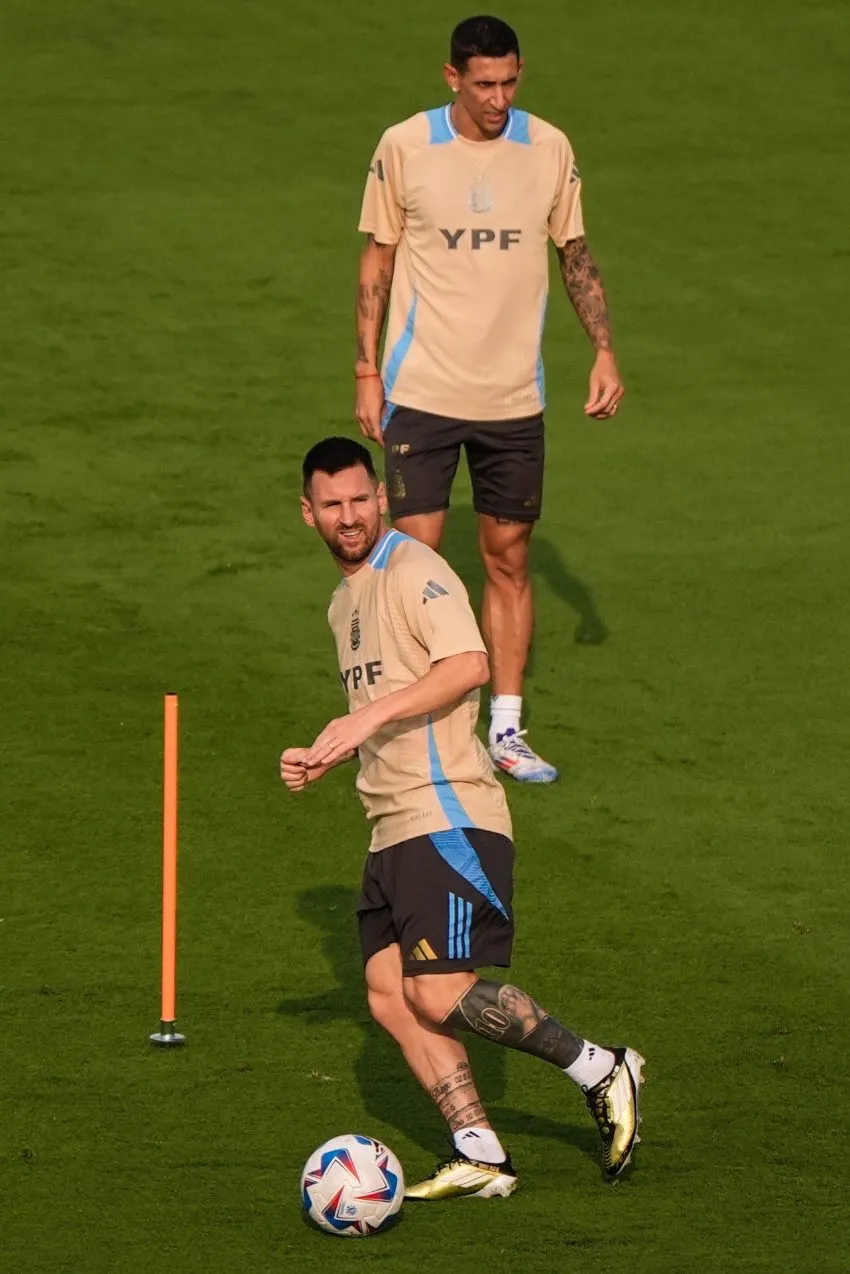 Messi en entrenamiento con Argentina previo a la Copa América 2024