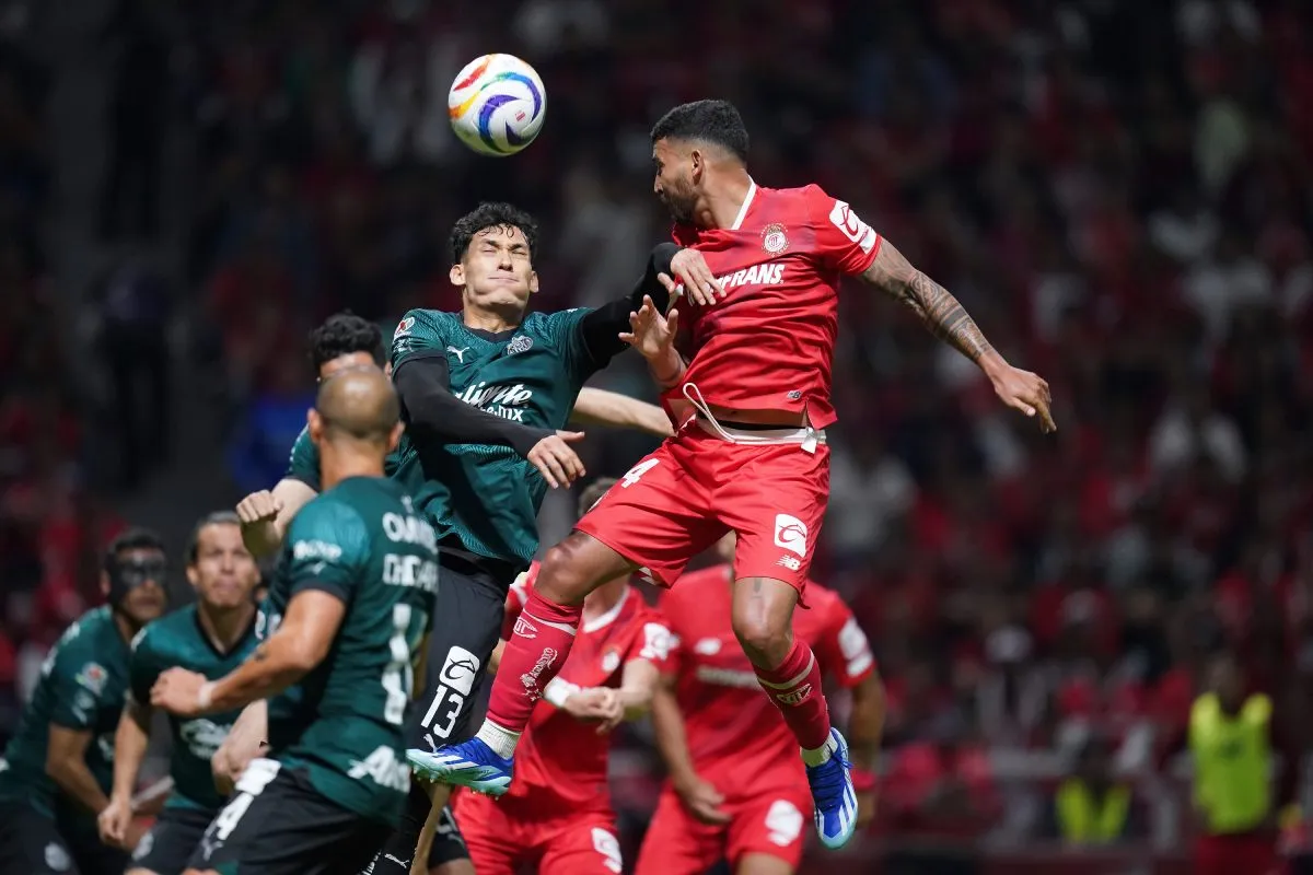 En Toluca analizan si traer un refuerzo para cubrir a Escobar