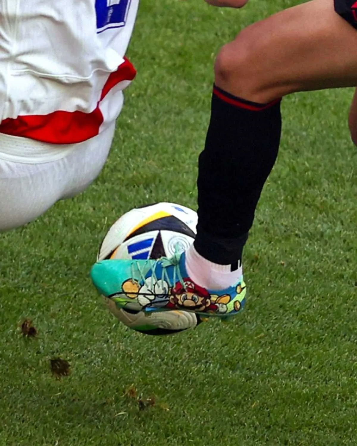 Los botines virales de Mario Bros