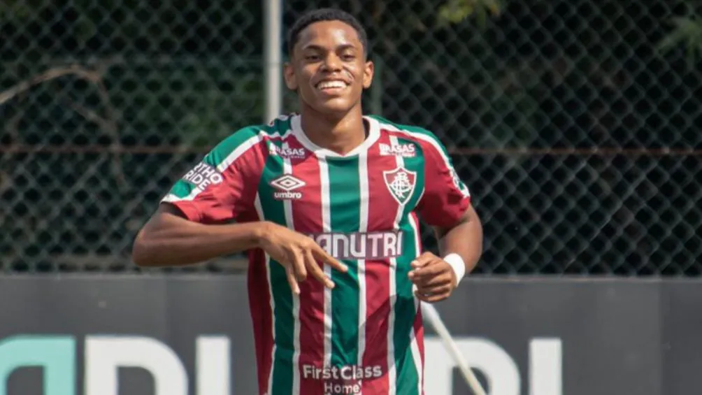 AP Matheus jugando para el Fluminense