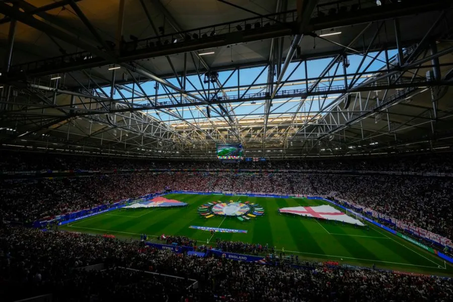 AP Serbia e Inglaterra en la Eurocopa