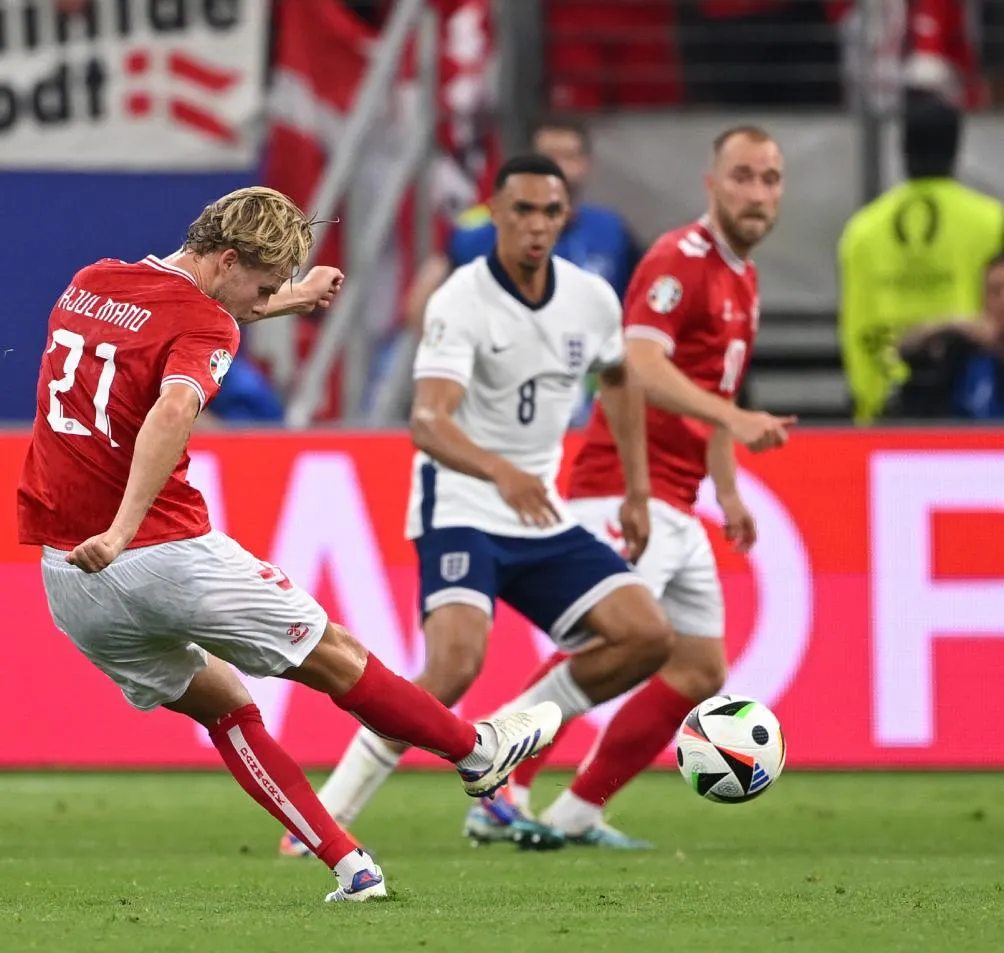 Gol de Dinamarca que le dio el empate vs Inglaterra