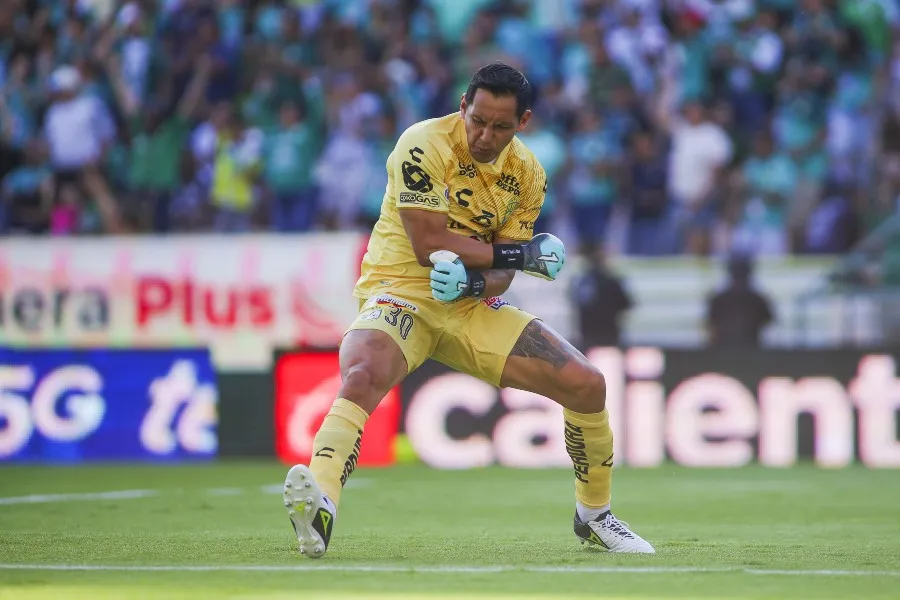 Rodolfo Cota llega al América procedente de León