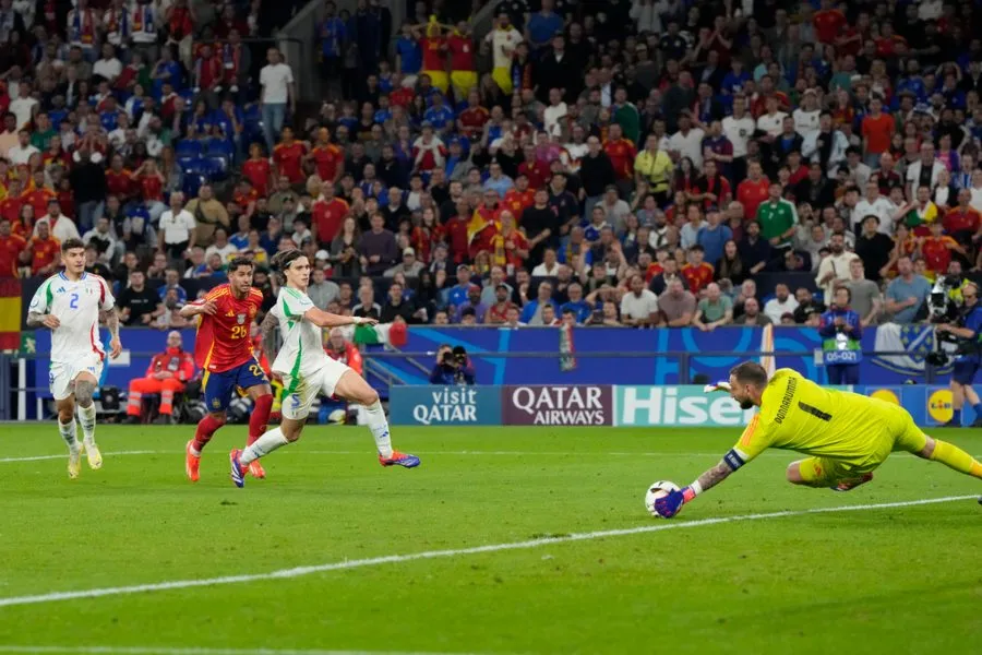 AP Gianluigi Donnarumma fue el héroe ante España