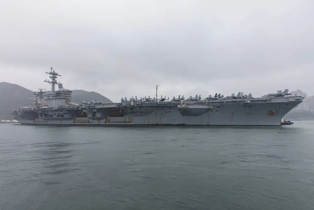 FB: @usnavykorea El portaaviones dará una demostración de acción ante un posible ataque.