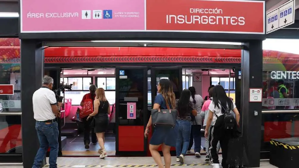 La Línea 1 del Metrobús transporta diariamente a casi medio millón de personas.