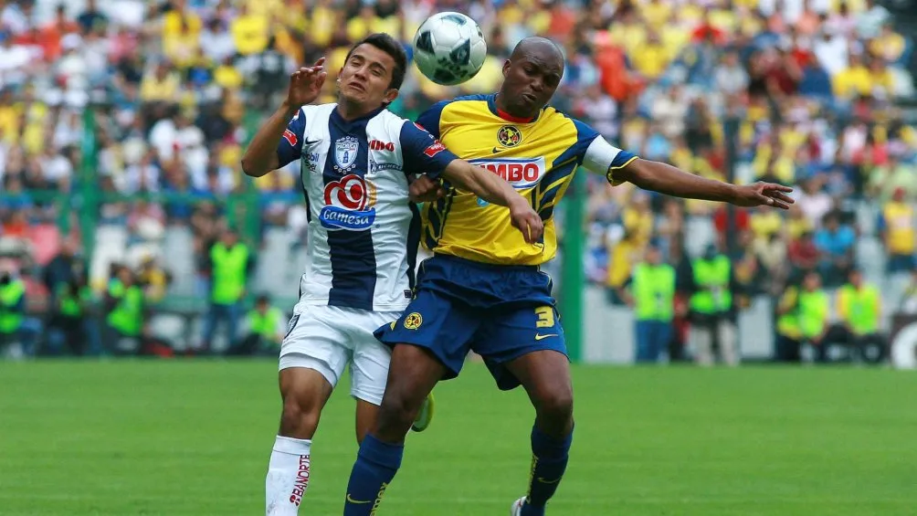 Aquivaldo Mosquera fue campeón con ambos equipos