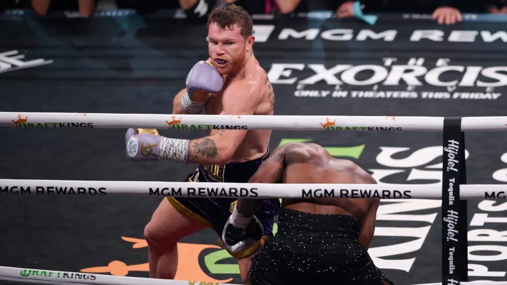 Canelo Álvarez, campeón indiscutido en su división