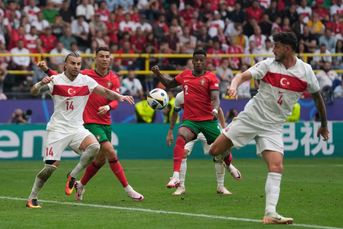 Con la derrota, Turquía tendrá que esperar otros resultados