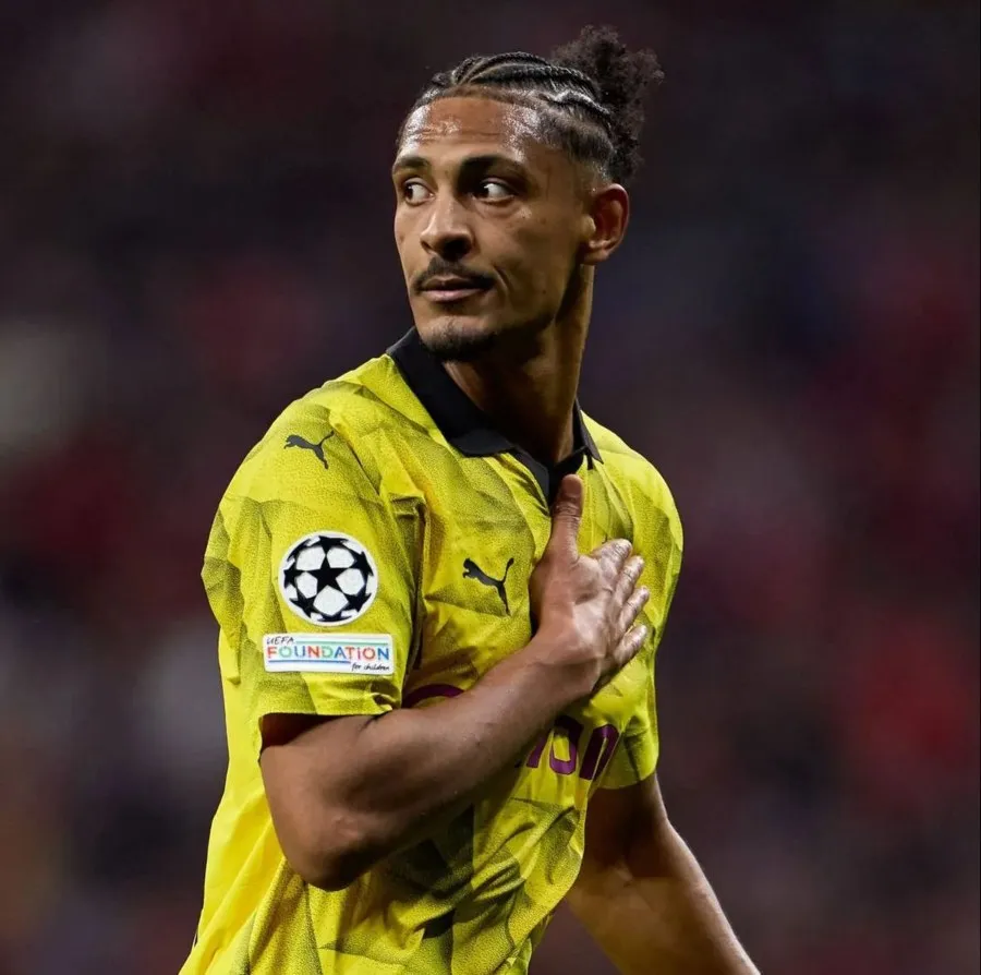 Sebastien Haller tiene contrato con Borussia hasta 2026