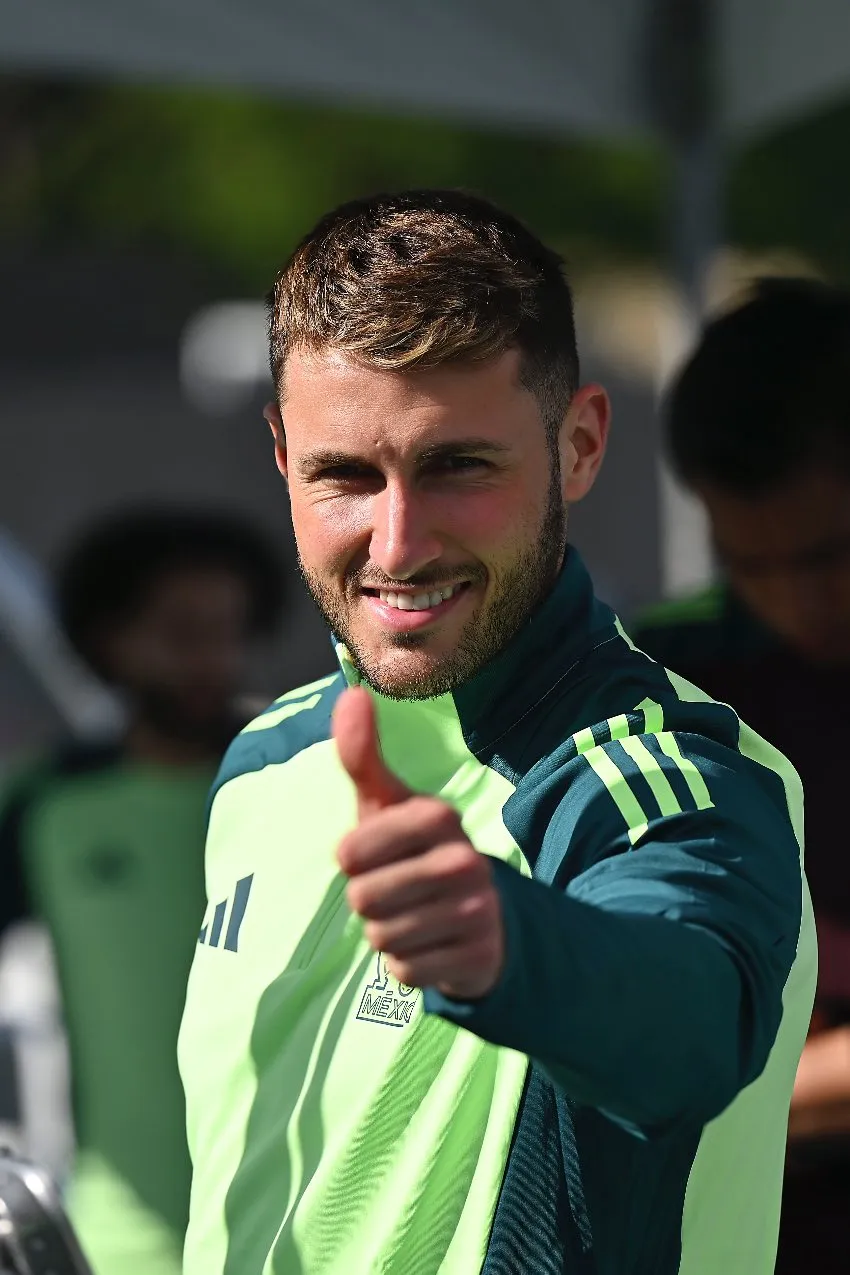 Santiago Giménez previo al duelo vs Venezuela