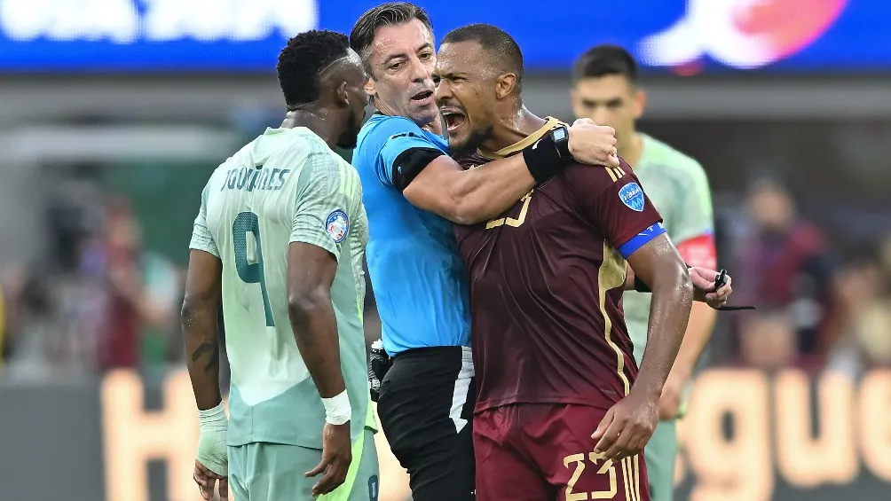 IMAGO7 Hubo conato de bronca en el partido