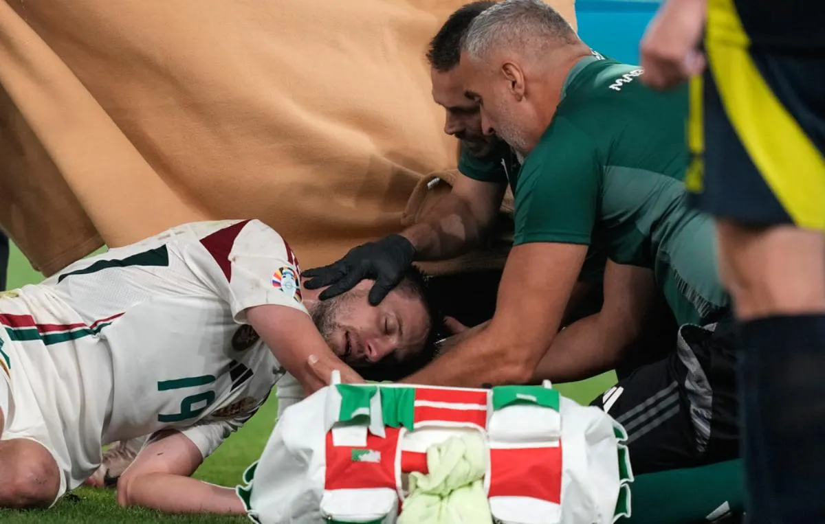 El delantero húngaro salió lesionado