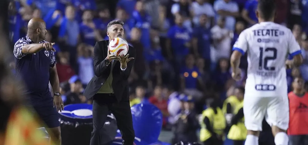 IMAGO7 'Tano' Ortiz peligra con Rayados