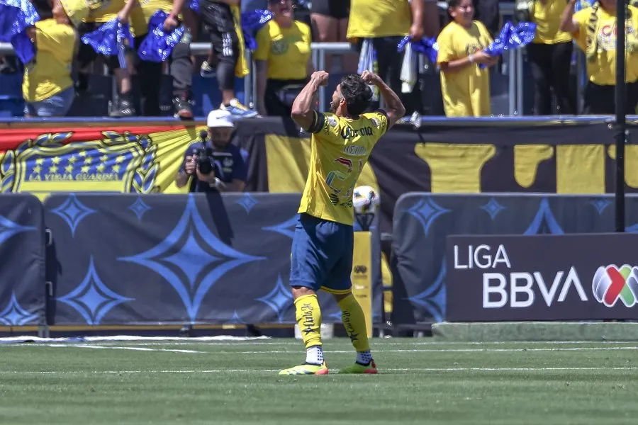 Henry Martín anotó el 2-1 ante Tigres