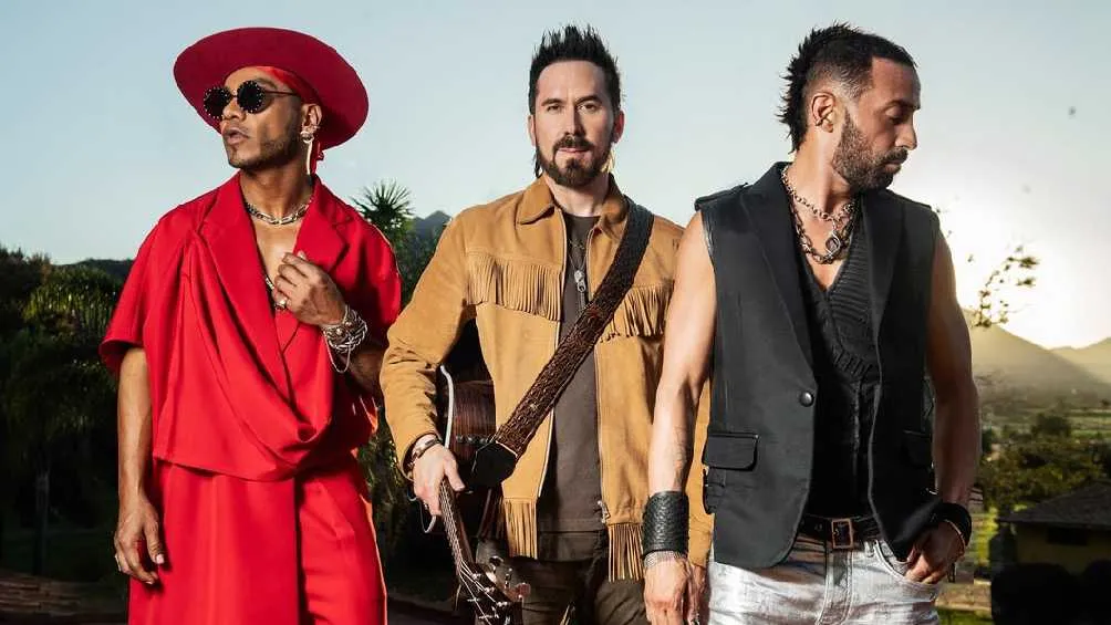 IG: @samooficial Samo forma parte del reconocido grupo mexicano Camila.