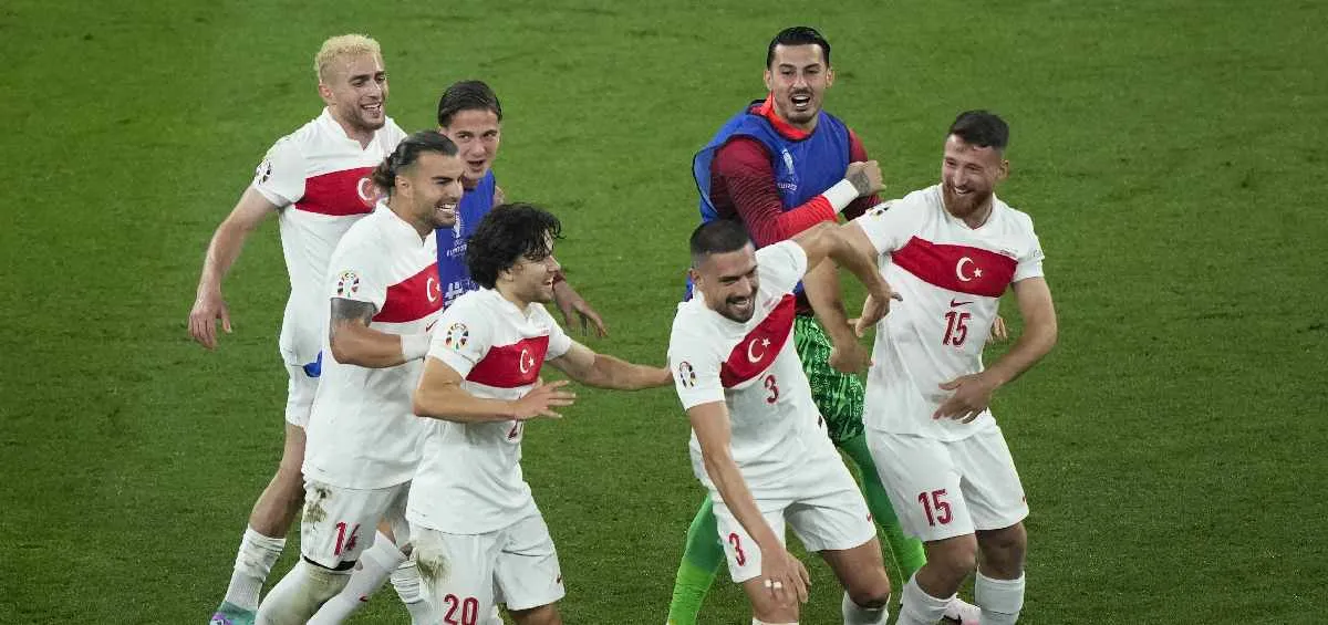 Turquía sorprende a Austria en la Euro