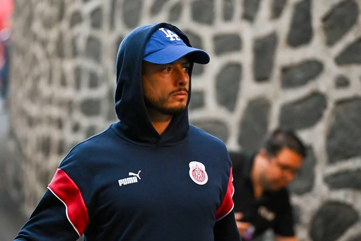 IMAGO7 'Chicharito' Hernández previo a un partido de Chivas
