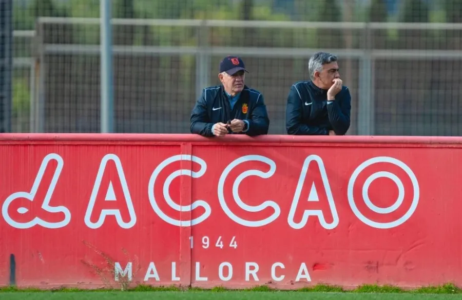 Javier Aguirre aún no define su futuro