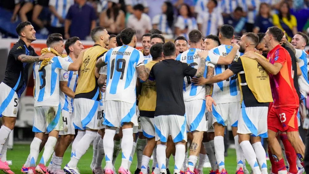 Argentina celebra el pase a Cuartos de Final de la Copa América