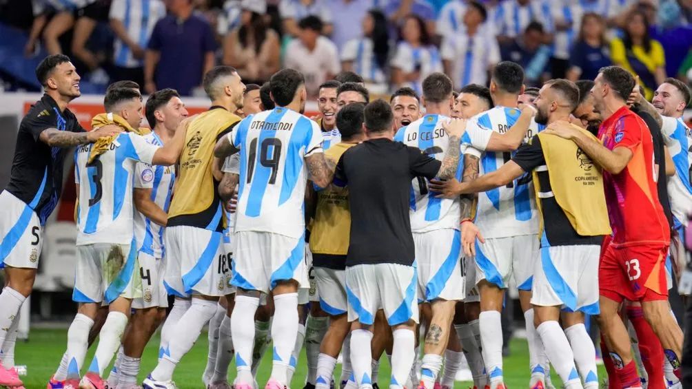 Argentina celebra el pase a Semis de la Copa América