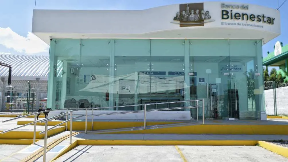 Twitter: @apoyosbienestar Los apoyos se pueden cobrar en cajeros automáticos o ventanillas del Banco del Bienestar.