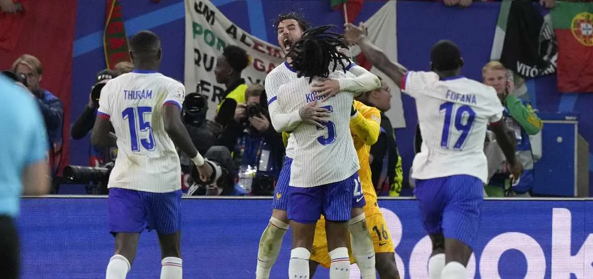 Koundé en la tanda de penales