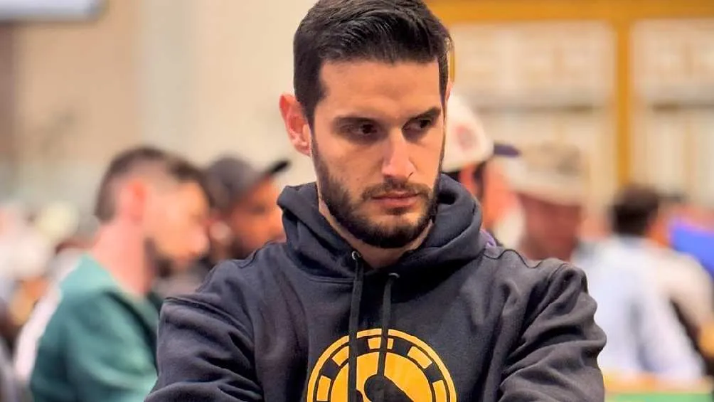 Adrián Marcelo se ha caracterizado por se un personaje polémico.