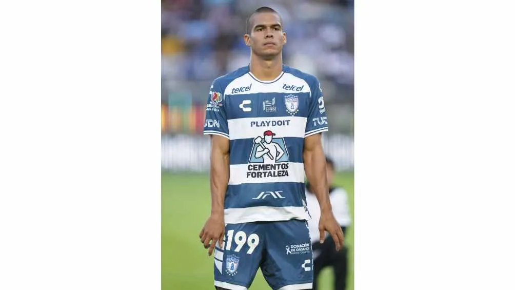 Ya van 12 debutantes