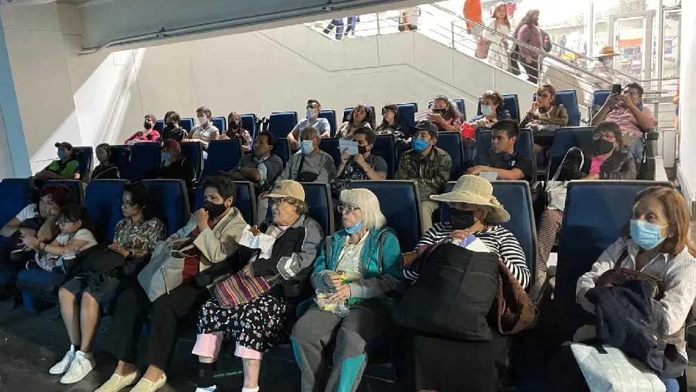 El cine cuenta con cómodas butacas para los usuarios.