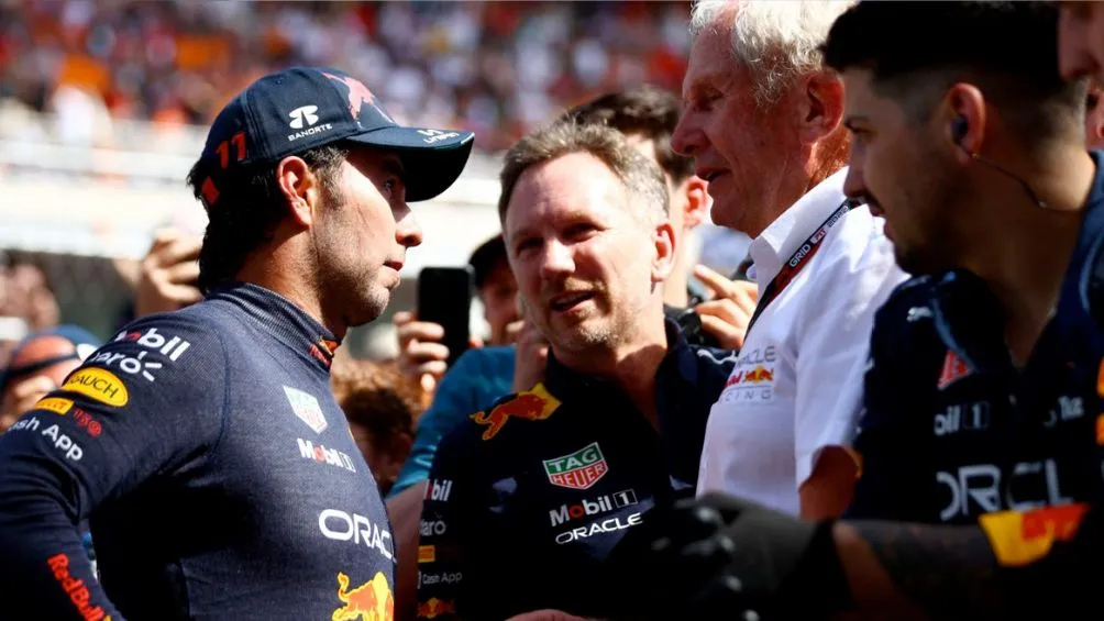 AP Checo Pérez, Christian Horner y Helmut Marko