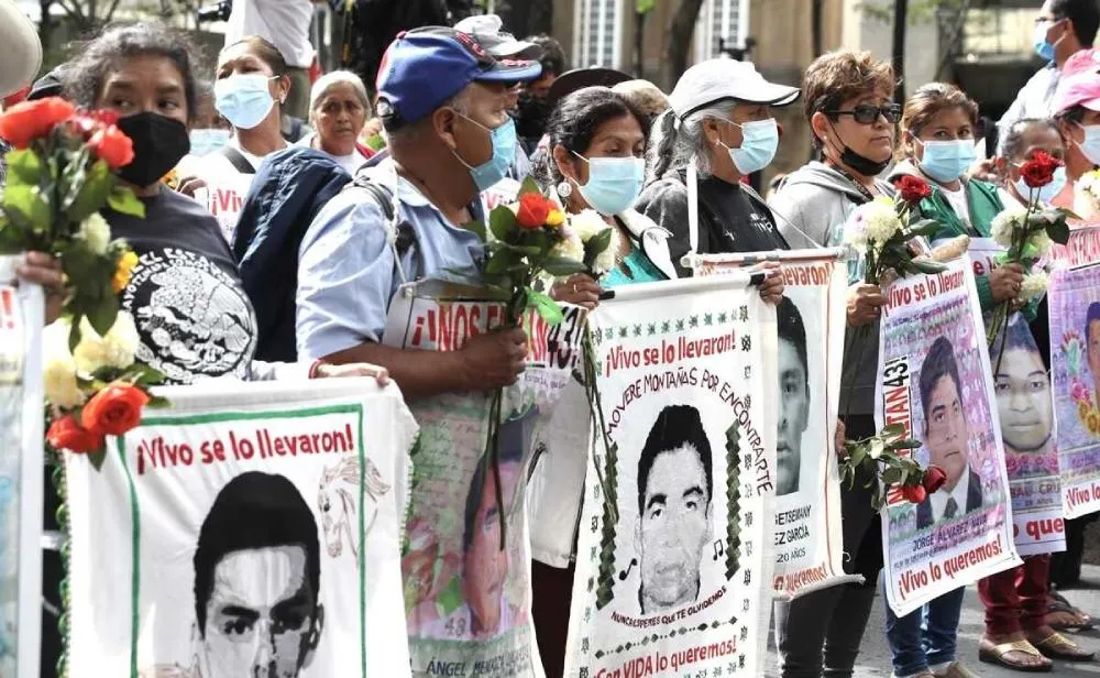 Redes Sociales El caso de Ayotzinapa no termina por resolverse.