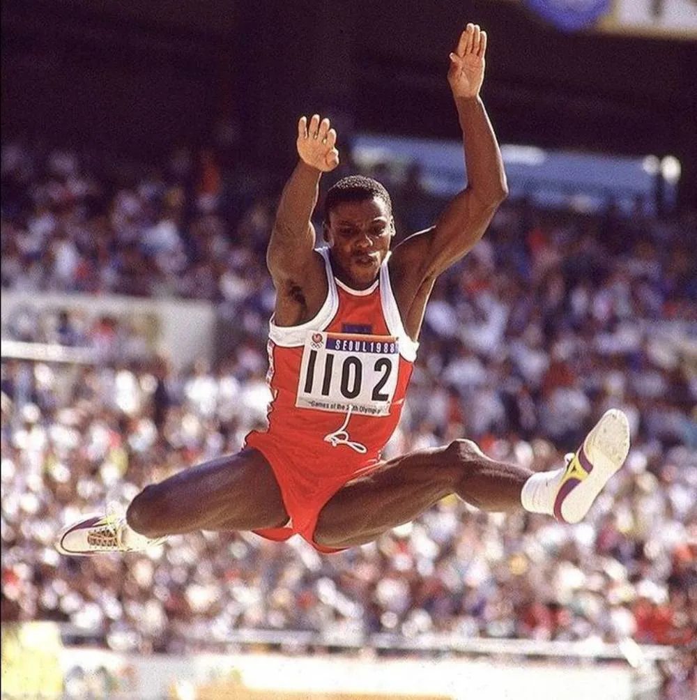 Carl Lewis en salto de longitud