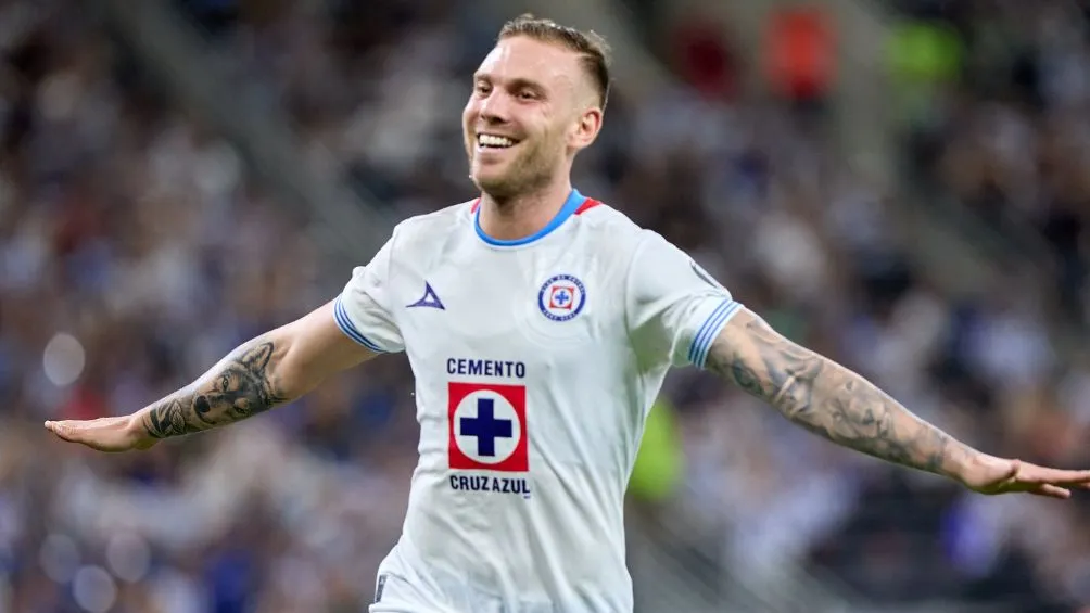 Rotondi celebra uno de sus dos goles ante Rayados