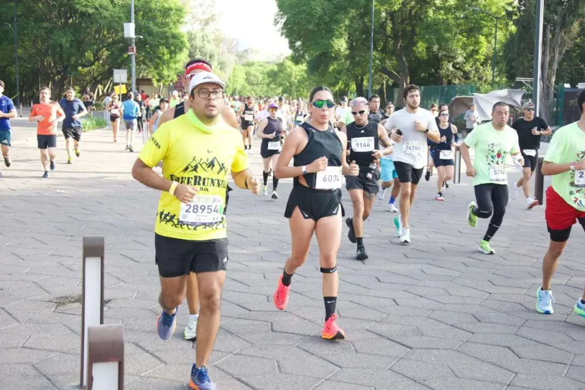 X: @21KCDMX Este domingo se celenró el Medio Maratón de la Ciudad de México