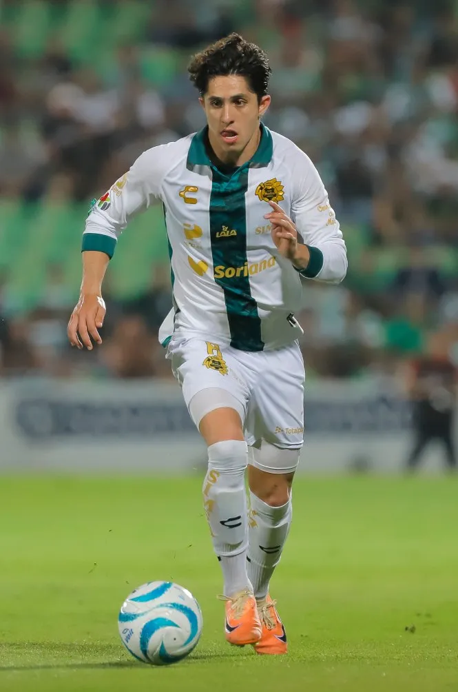 Alan Cervantes llega procedente de Santos