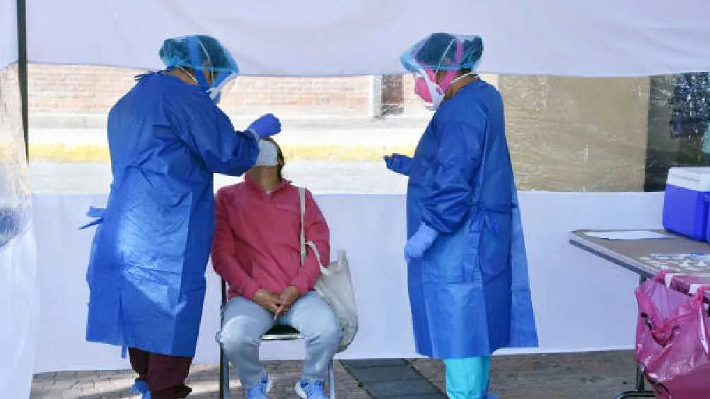 Las pruebas positivas de covid registran un 25% de aumento en México.