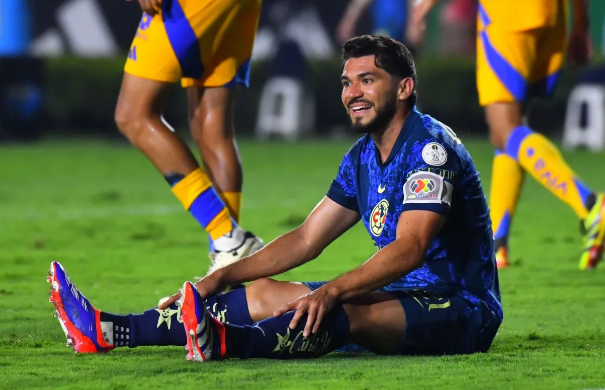 Henry Martín durante juego ante Tigres