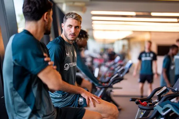 X: @Feyenoord Giménez realiza trabajo de gimnasio