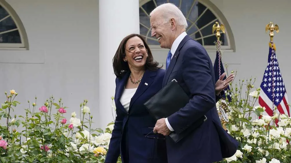 AP Kamala Harris se perfila como la nueva candidata demócrata.