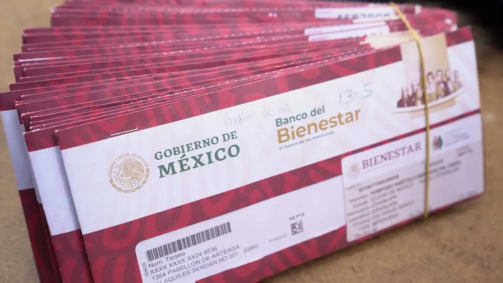 El depósito se hace a la tarjeta del Banco del Bienestar que se les entregó.