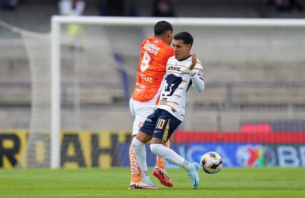 Choque de Leo Suárez con Bryan González