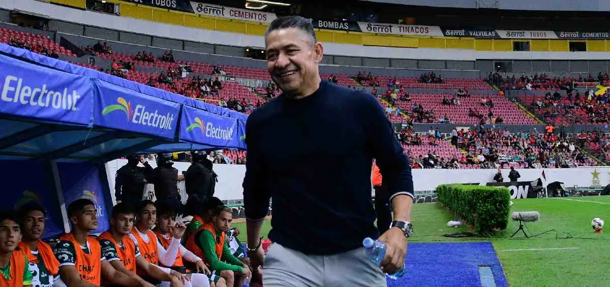 Nacho firme con Santos