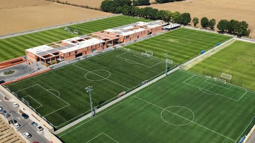 El inmueble rojinegro